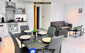 Modern 2 Bed Apartment In York City Centre - Best York Location - Steps From Top Attractions